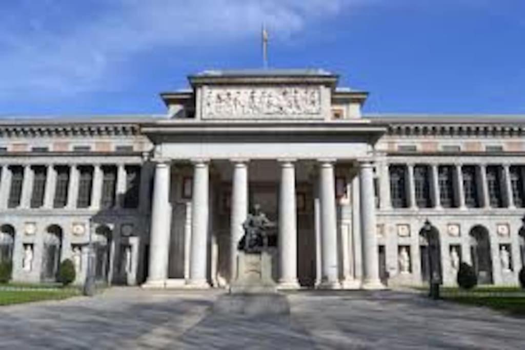 En El Corazon De Madrid, Museos Apartman Kültér fotó